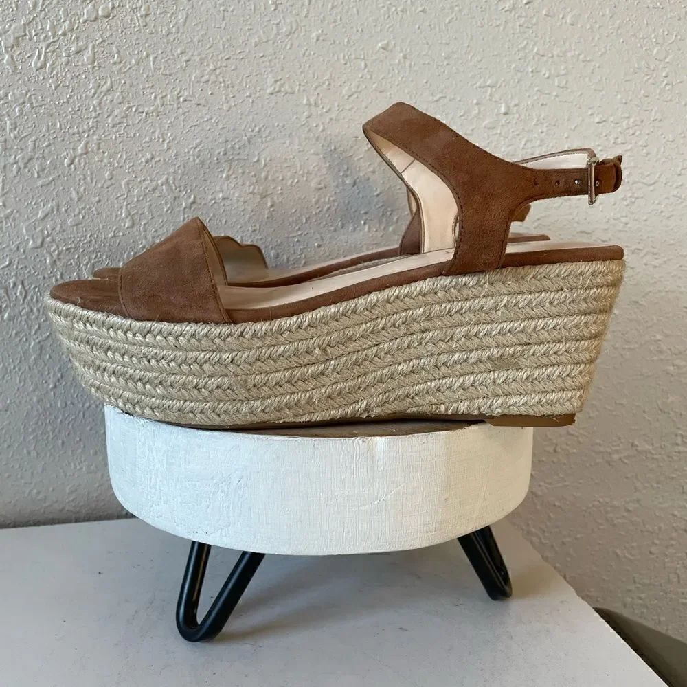 Nine West Platform Style Sandals Size 7.5 M EUC